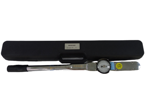 带刻度表盘的扭力扳手