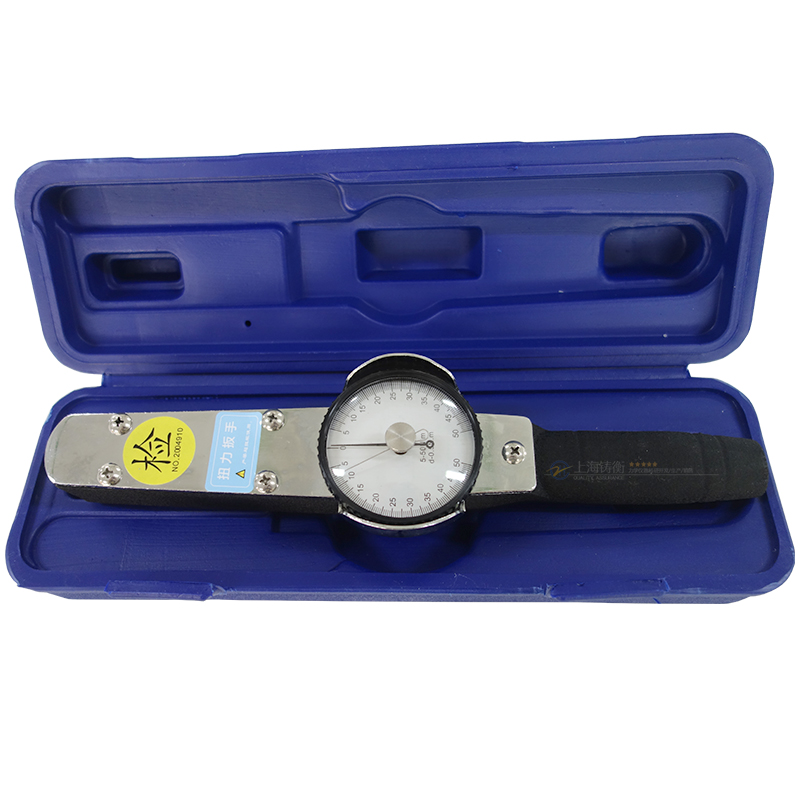 带刻度表盘的扭力扳手